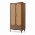 Kleiderschrank aus Holz und Rattan